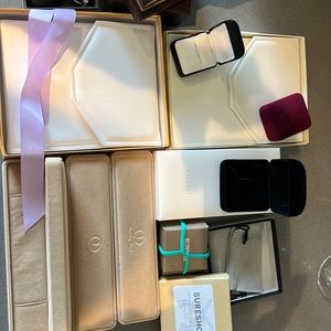Jewelry  boxes, 15